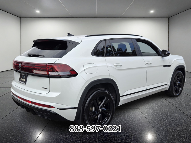 2025 Volkswagen Atlas Cross Sport SEL R-Line photo 3