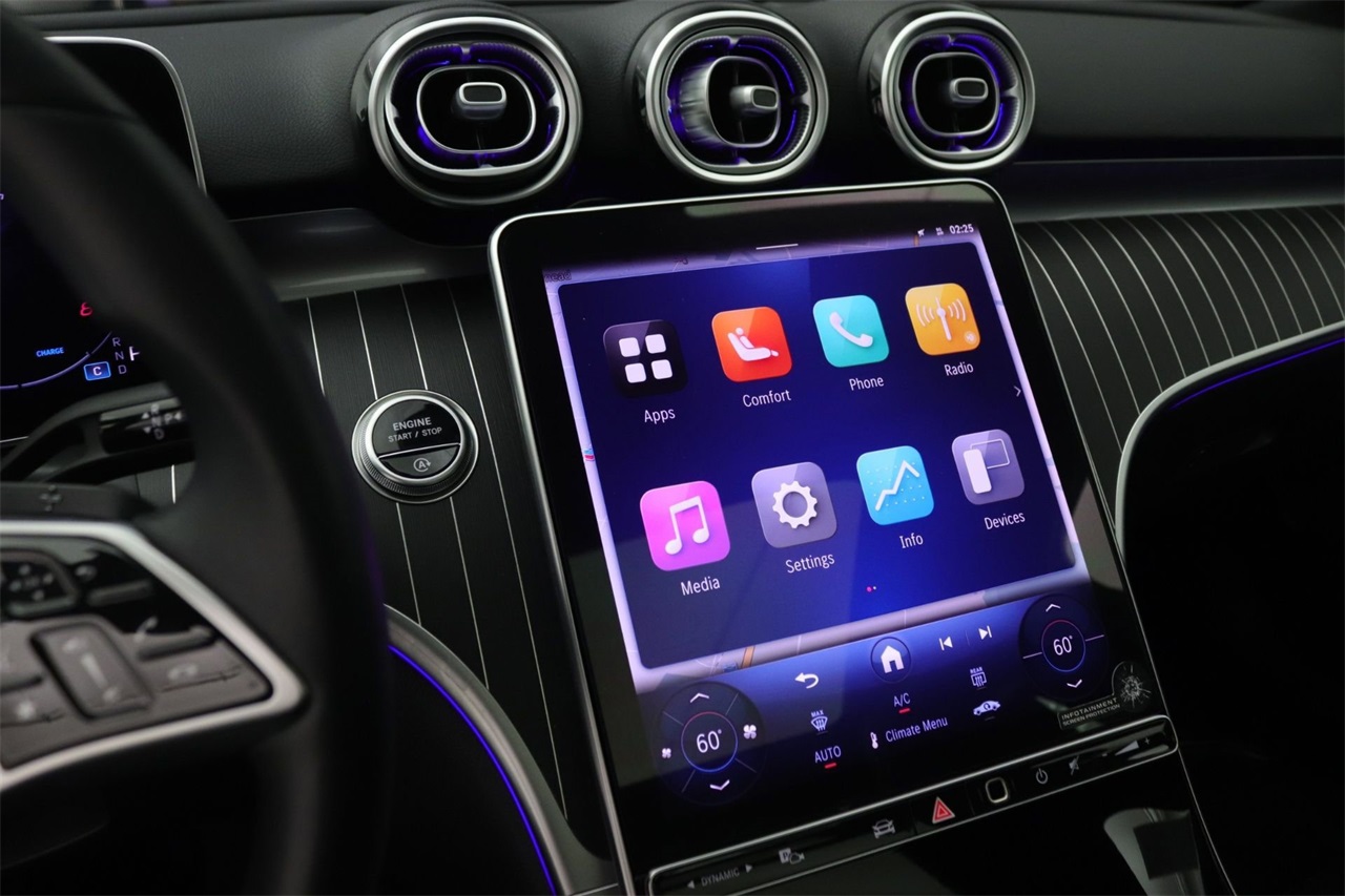 2025 Mercedes Benz C 300 photo 4