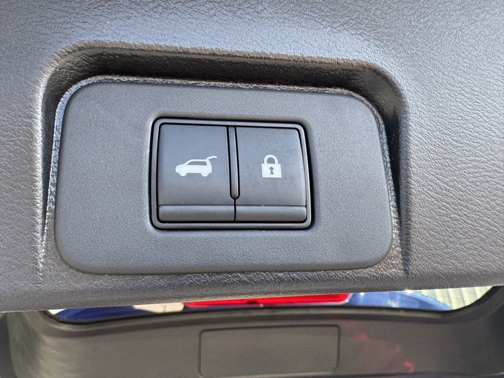 2023 Nissan Rogue SV photo 16