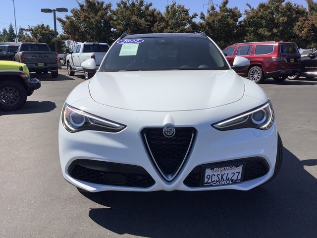 2022 Alfa Romeo Stelvio Ti Sport photo 4