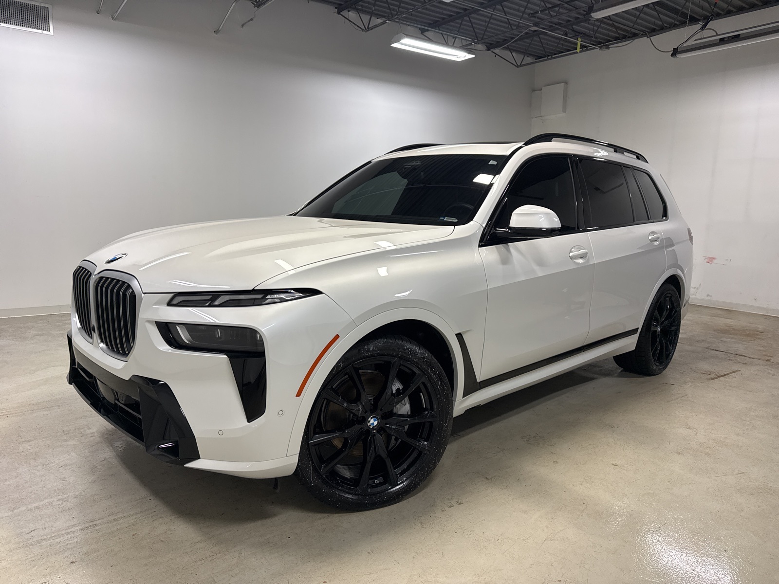 2024 BMW X7 40i's photo