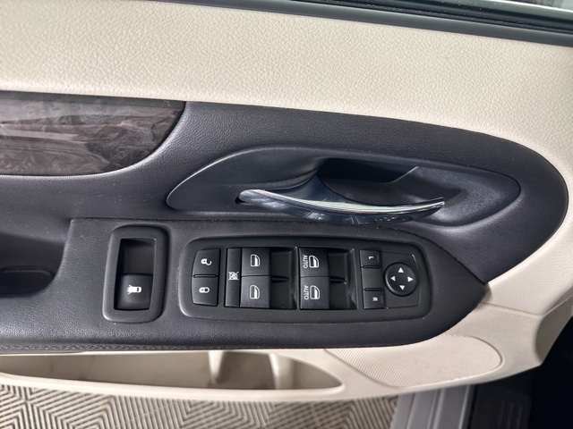 2013 Dodge Grand Caravan Crew photo 10