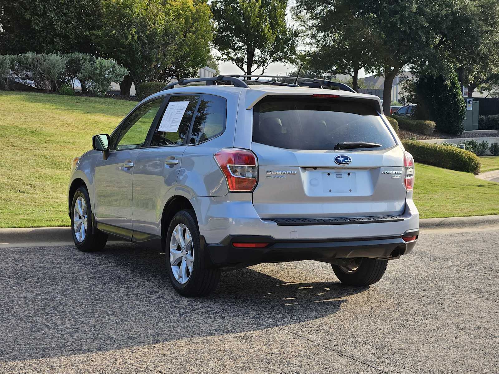 2015 Subaru Forester 2.5i Limited photo 2