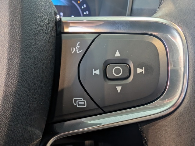 2026 Volvo XC60 B5 Plus photo 18