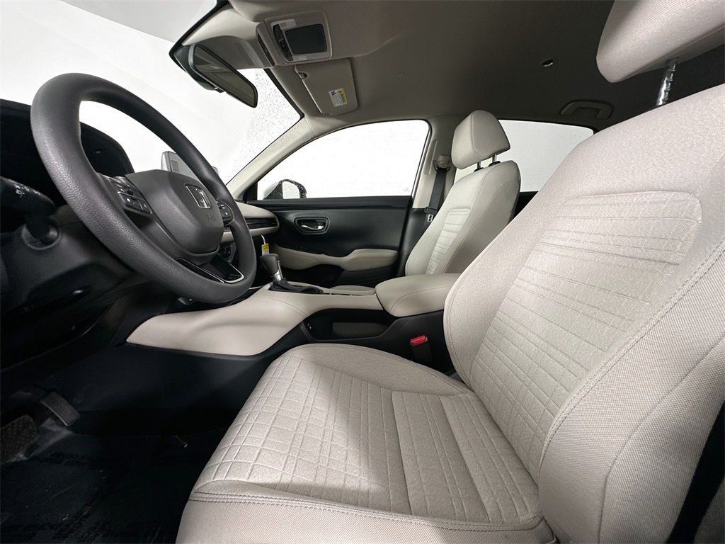 2026 Honda HR-V LX photo 17