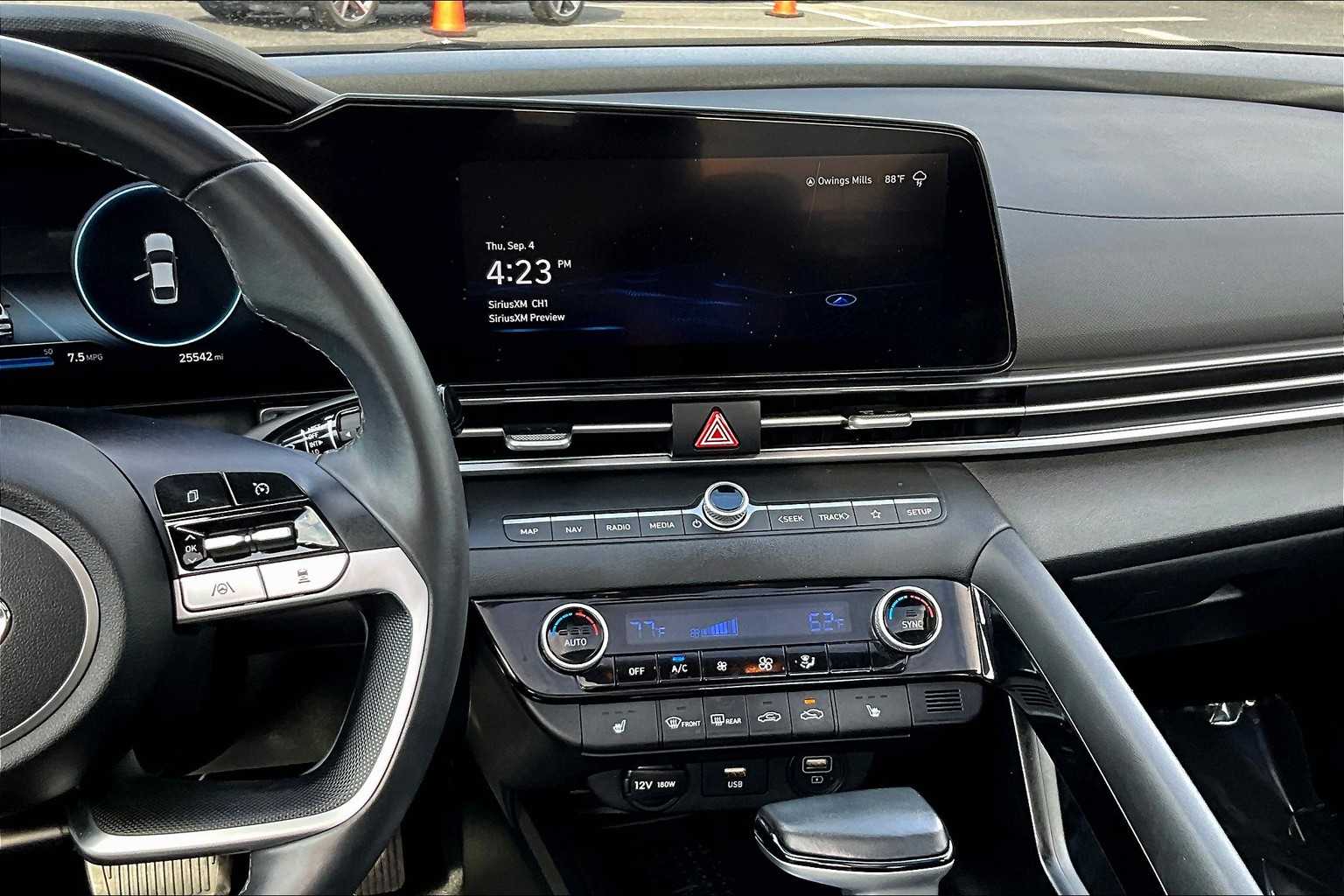 2023 Hyundai Elantra Limited photo 6