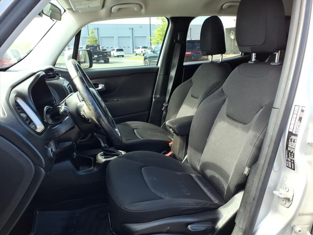 2017 Jeep Renegade Latitude North Edition photo 3