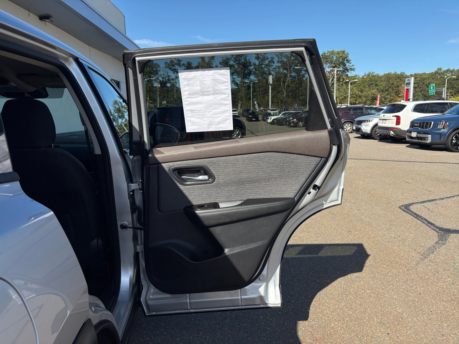 2021 Nissan Rogue SV photo 34