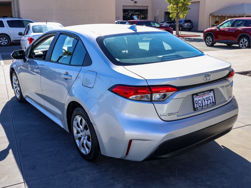2023 Toyota Corolla LE photo 3