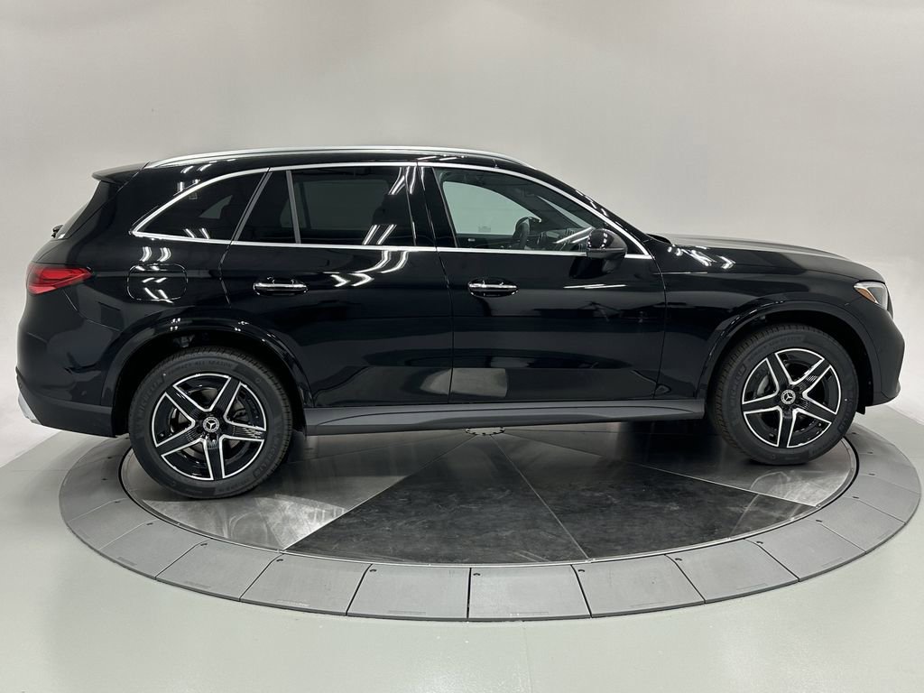 2026 Mercedes Benz GLC 300 photo 6