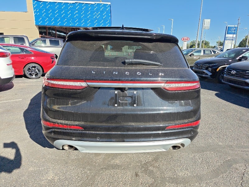 2021 Lincoln Corsair Standard photo 3