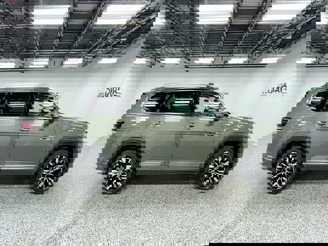 2026 Volkswagen Atlas SEL Premium R-Line photo 4