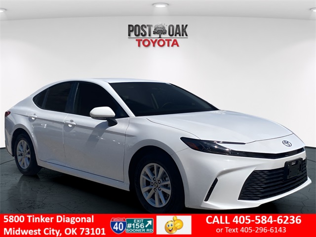 2025 Toyota Camry LE photo 2