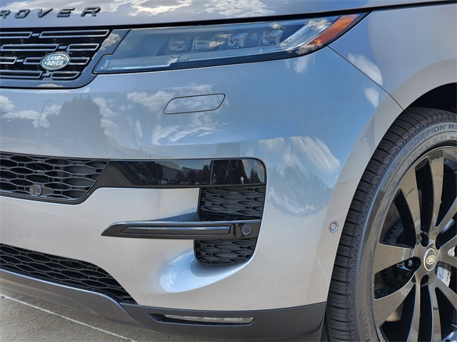 2025 Land Rover Range Rover Sport SE photo 4