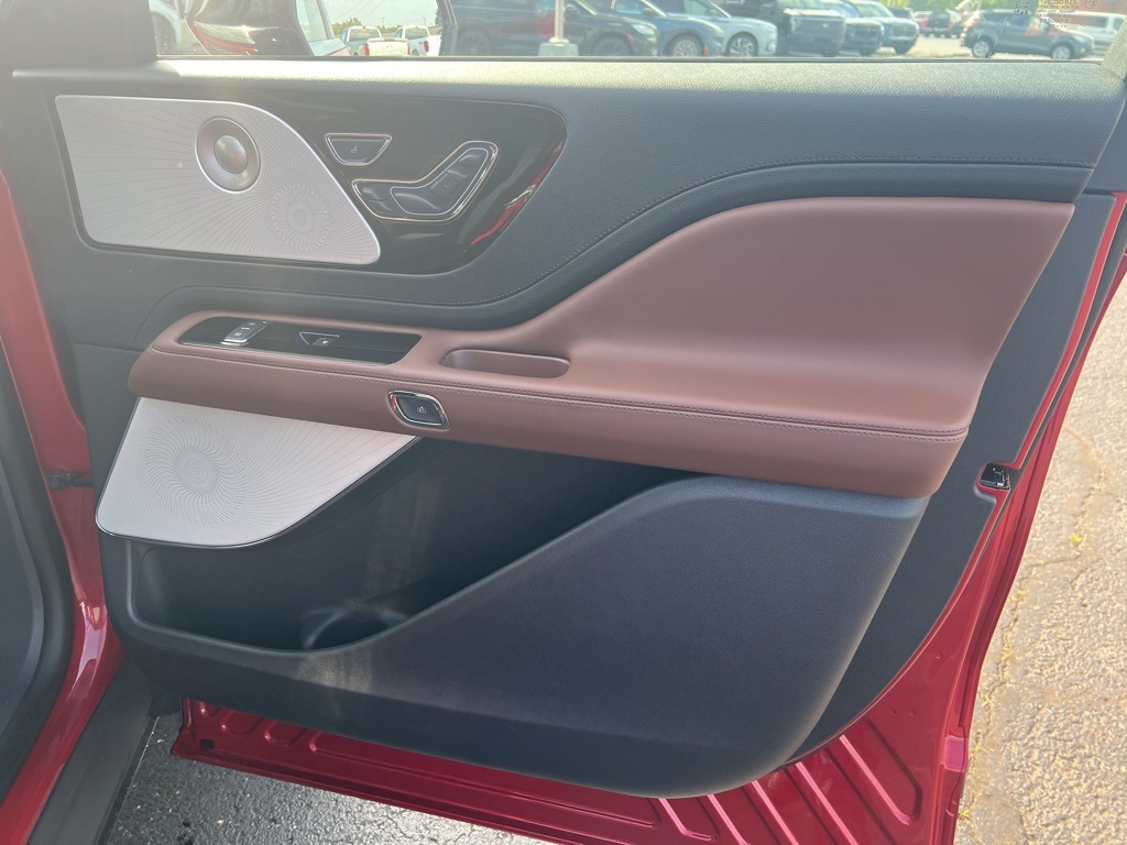 2025 Lincoln Aviator Reserve photo 14