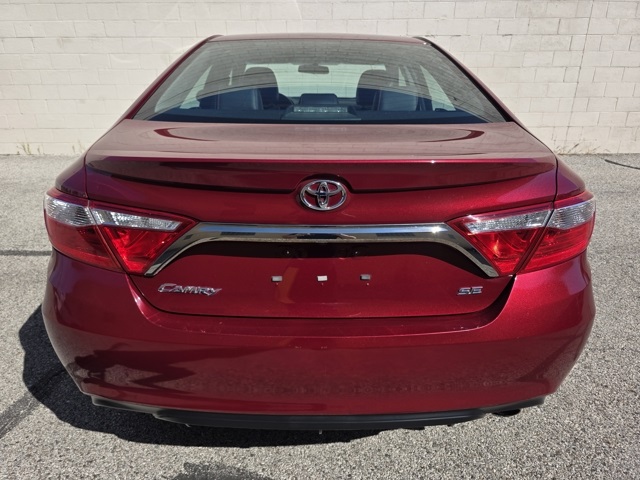 2017 Toyota Camry SE photo 4