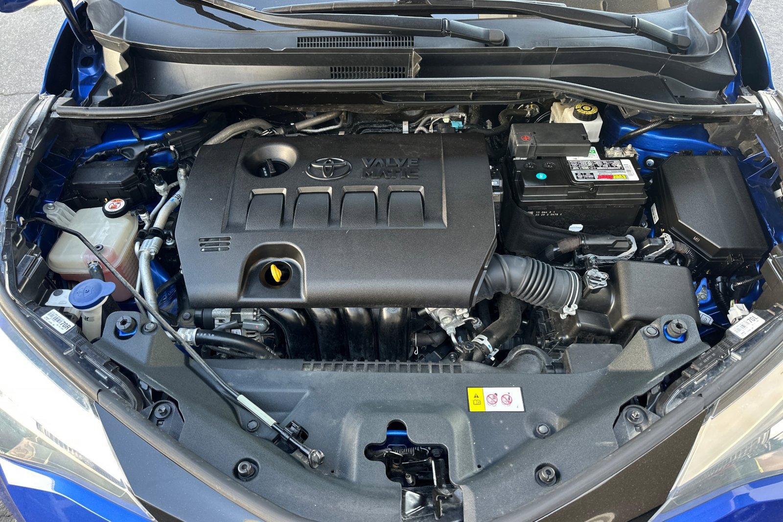 2020 Toyota C-HR XLE photo 24