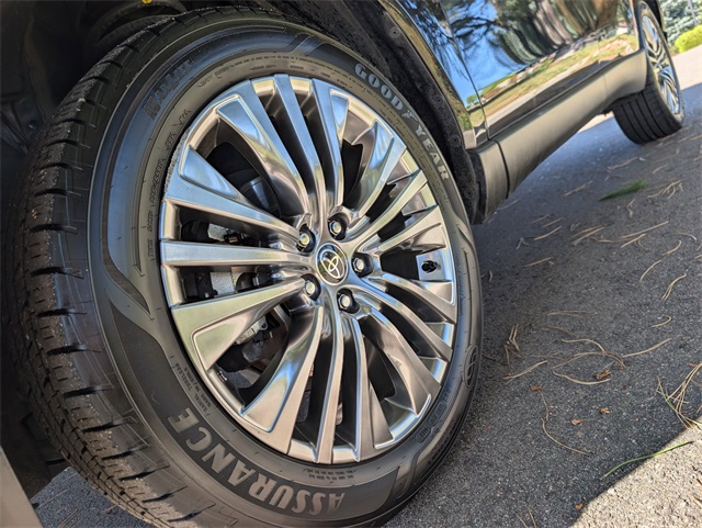 2021 Toyota Venza XLE photo 8