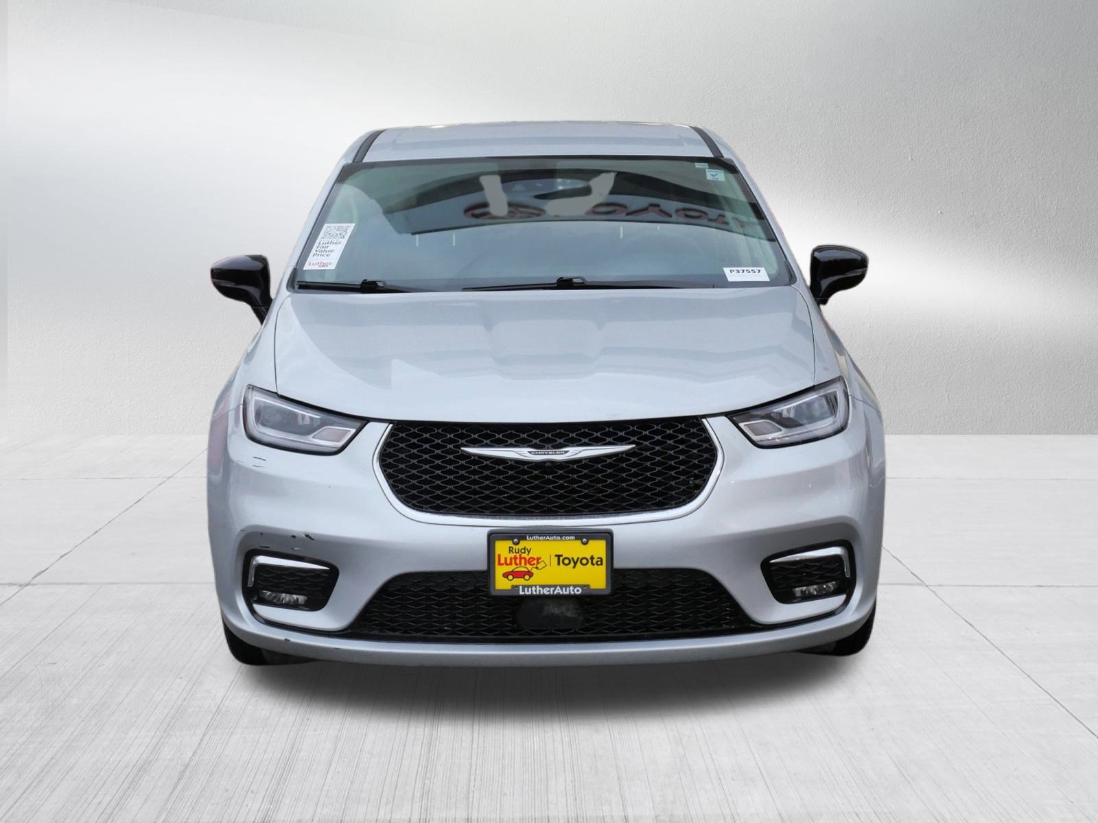 Used 2024 Chrysler Pacifica Touring L with VIN 2C4RC1BG1RR188822 for sale in Golden Valley, Minnesota