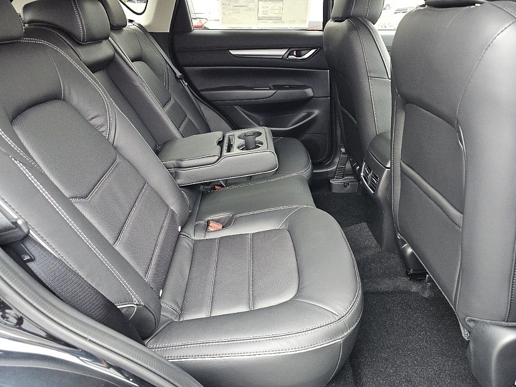 2025 Mazda CX-5 2.5 S Preferred photo 9