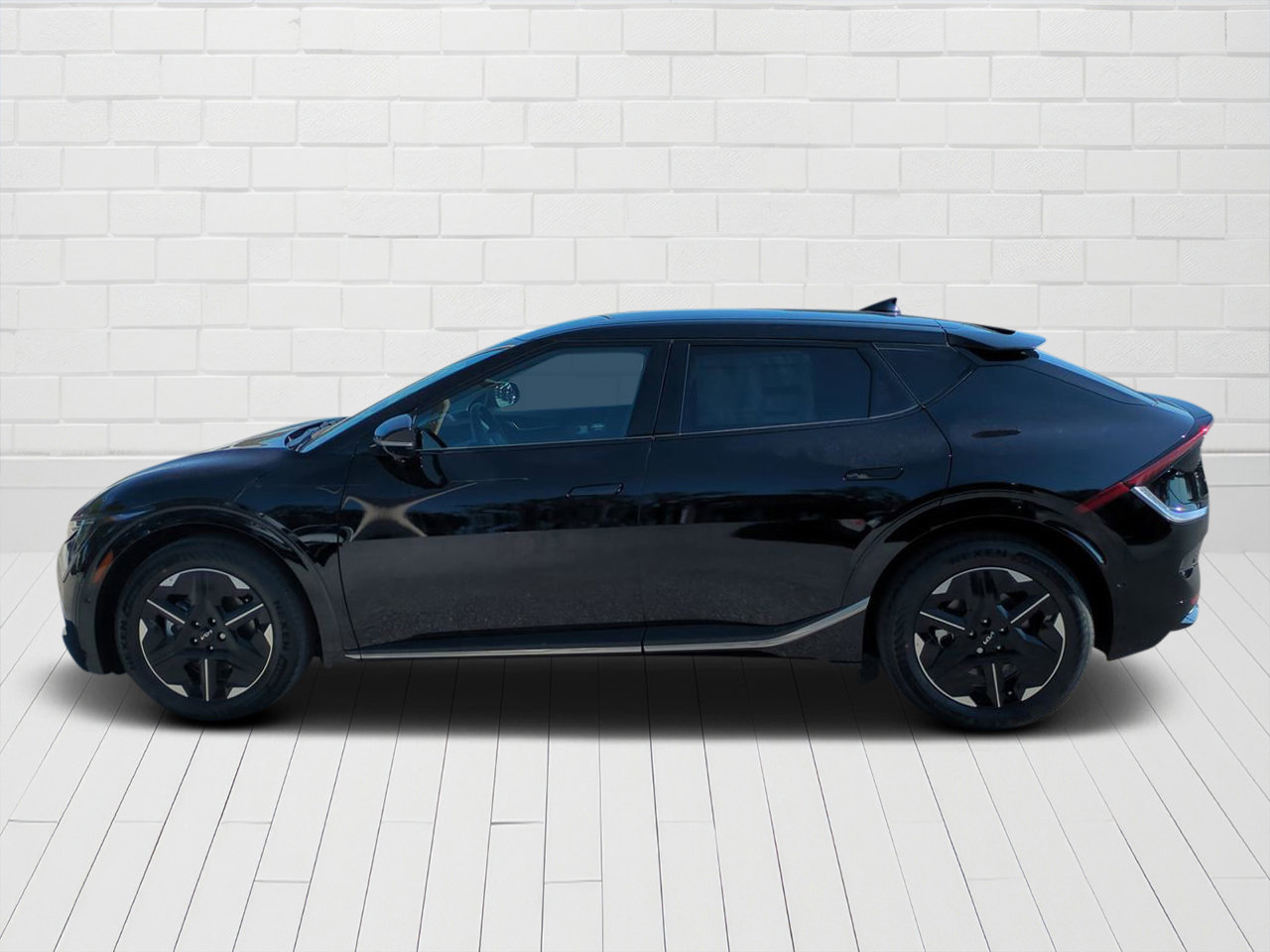 2025 Kia EV6 Wind photo 2