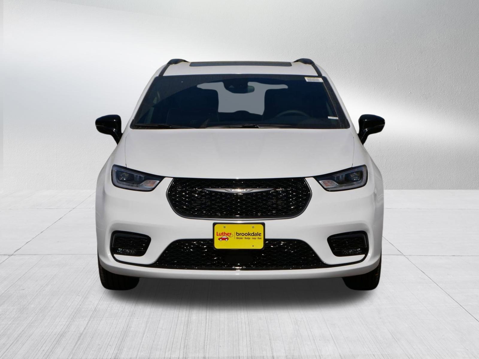 2026 Chrysler Pacifica Limited photo 2