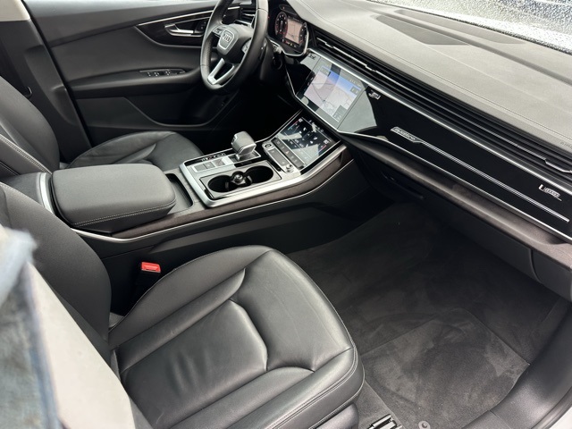 2023 Audi Q8 55 Premium photo 24