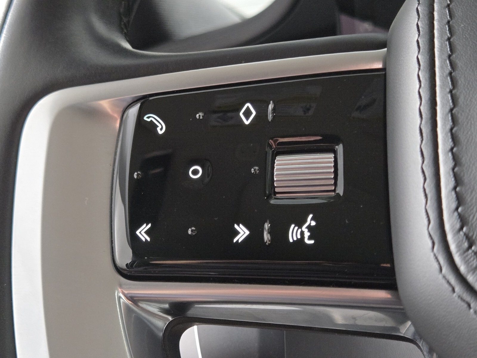 2023 Land Rover Range Rover SE photo 21