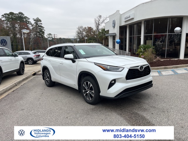 2025 Toyota Highlander XLE's photo
