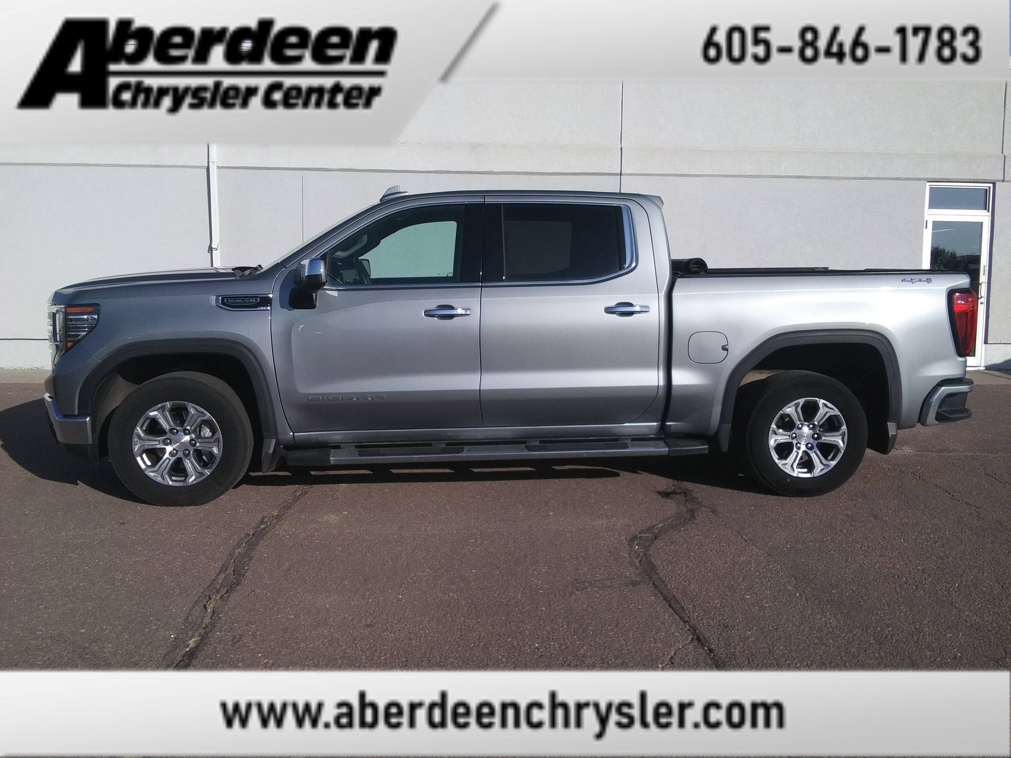 2023 GMC Sierra 1500 SLT's photo