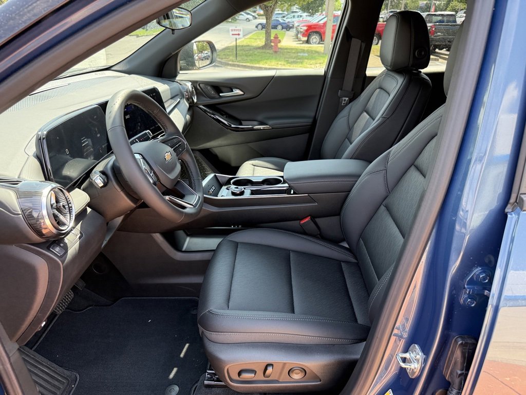 2026 Chevrolet Equinox LT photo 9