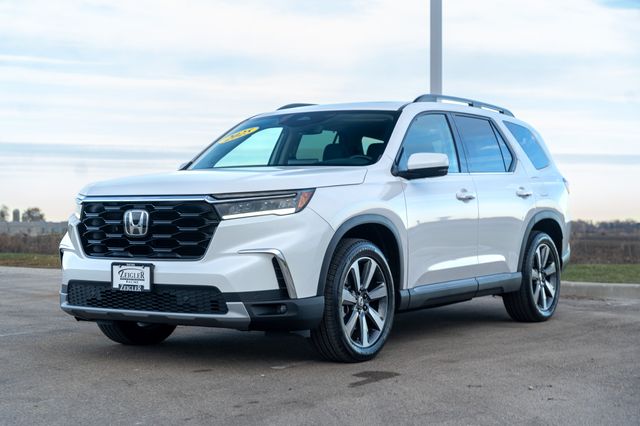 2025 Honda Pilot Touring photo 3
