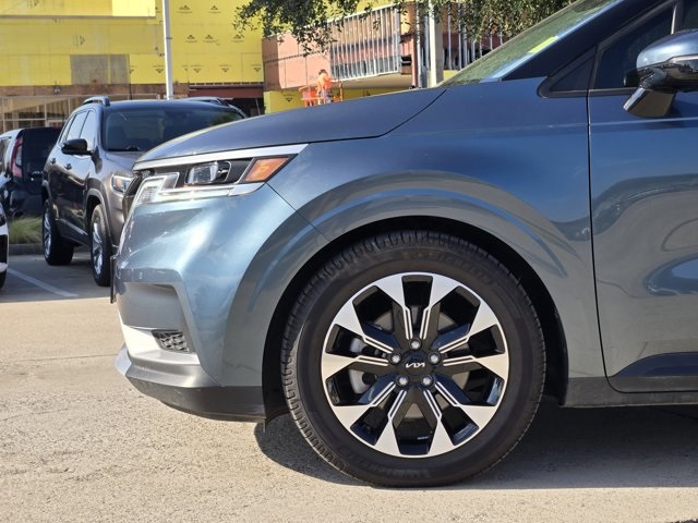 2022 Kia Carnival EX photo 9