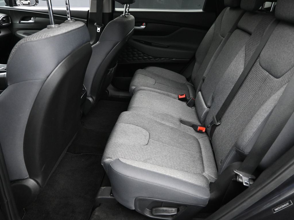 2022 Hyundai Santa Fe SEL photo 8
