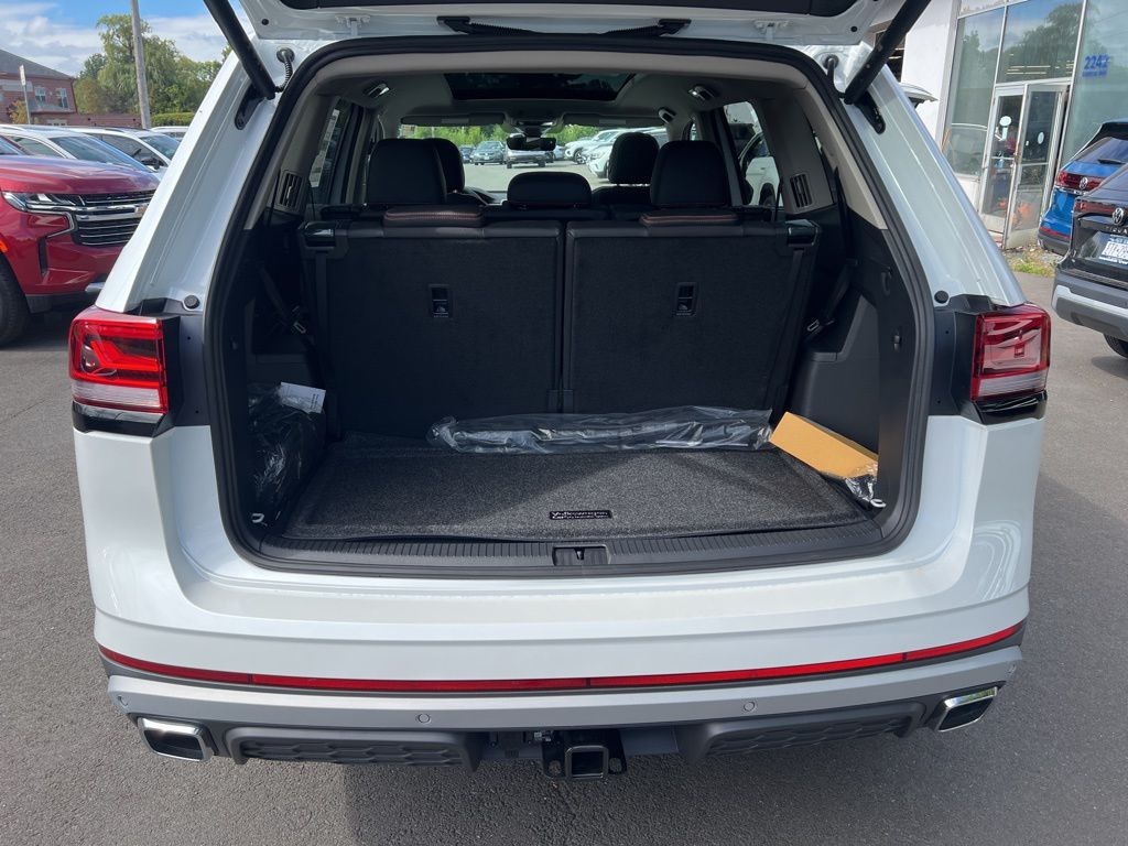 2026 Volkswagen Atlas Peak Edition SE photo 12