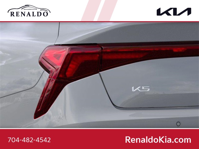 2025 Kia K5 GT-Line photo 8