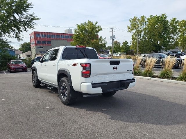 2022 Nissan Frontier Crew Cab photo 5