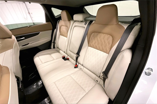 2025 Nissan Murano Platinum photo 10