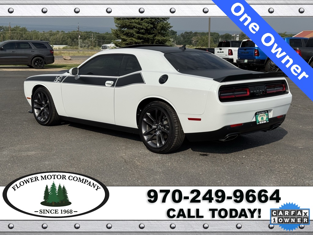 2023 Dodge Challenger R/T photo 5