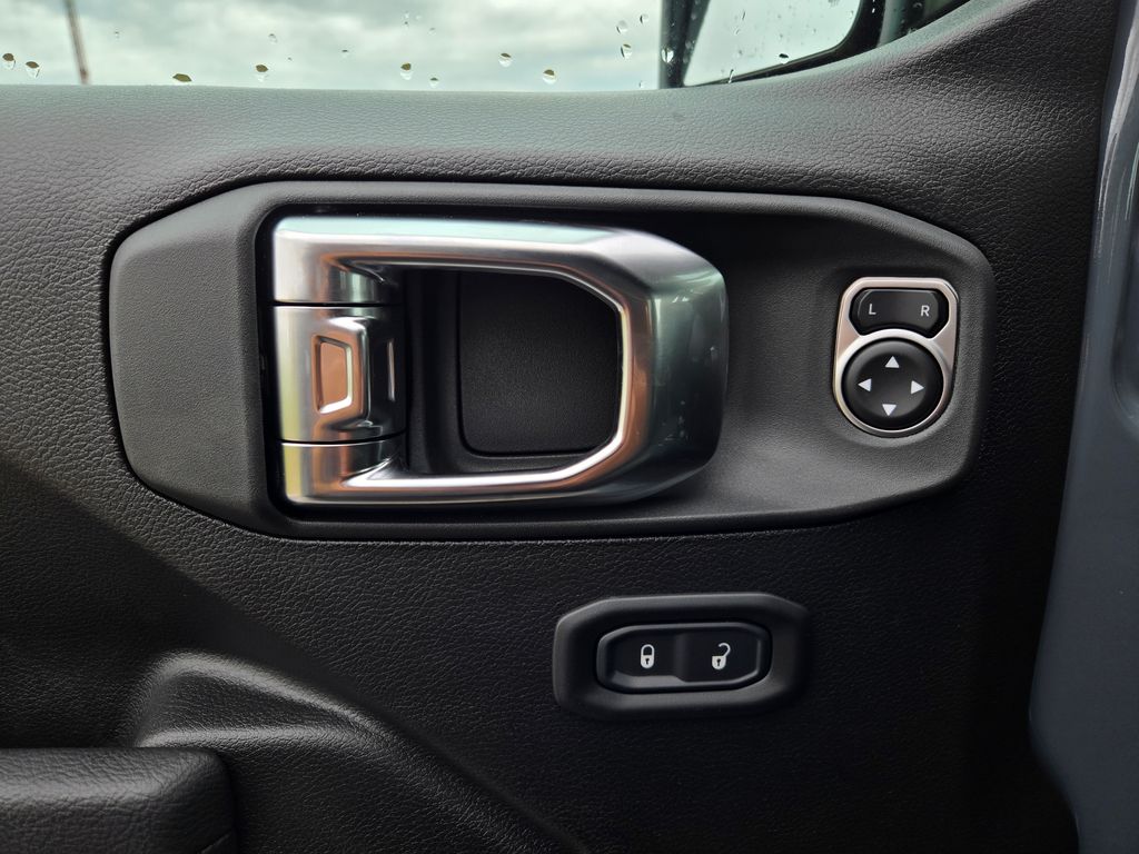 2025 Jeep Wrangler Sport S photo 11