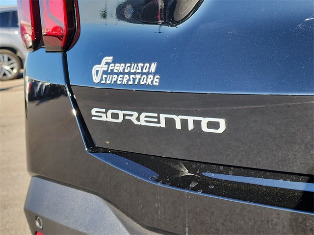 2026 Kia Sorento S photo 3