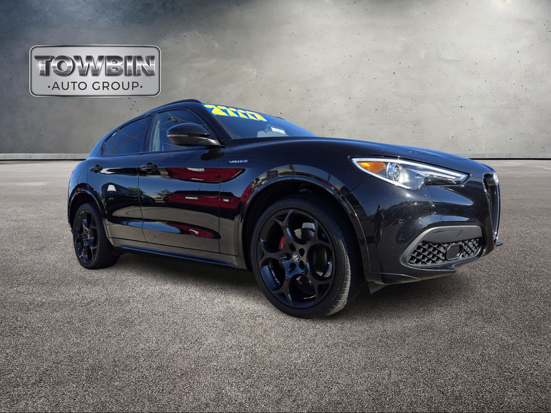 2022 Alfa Romeo Stelvio Ti Sport photo 2