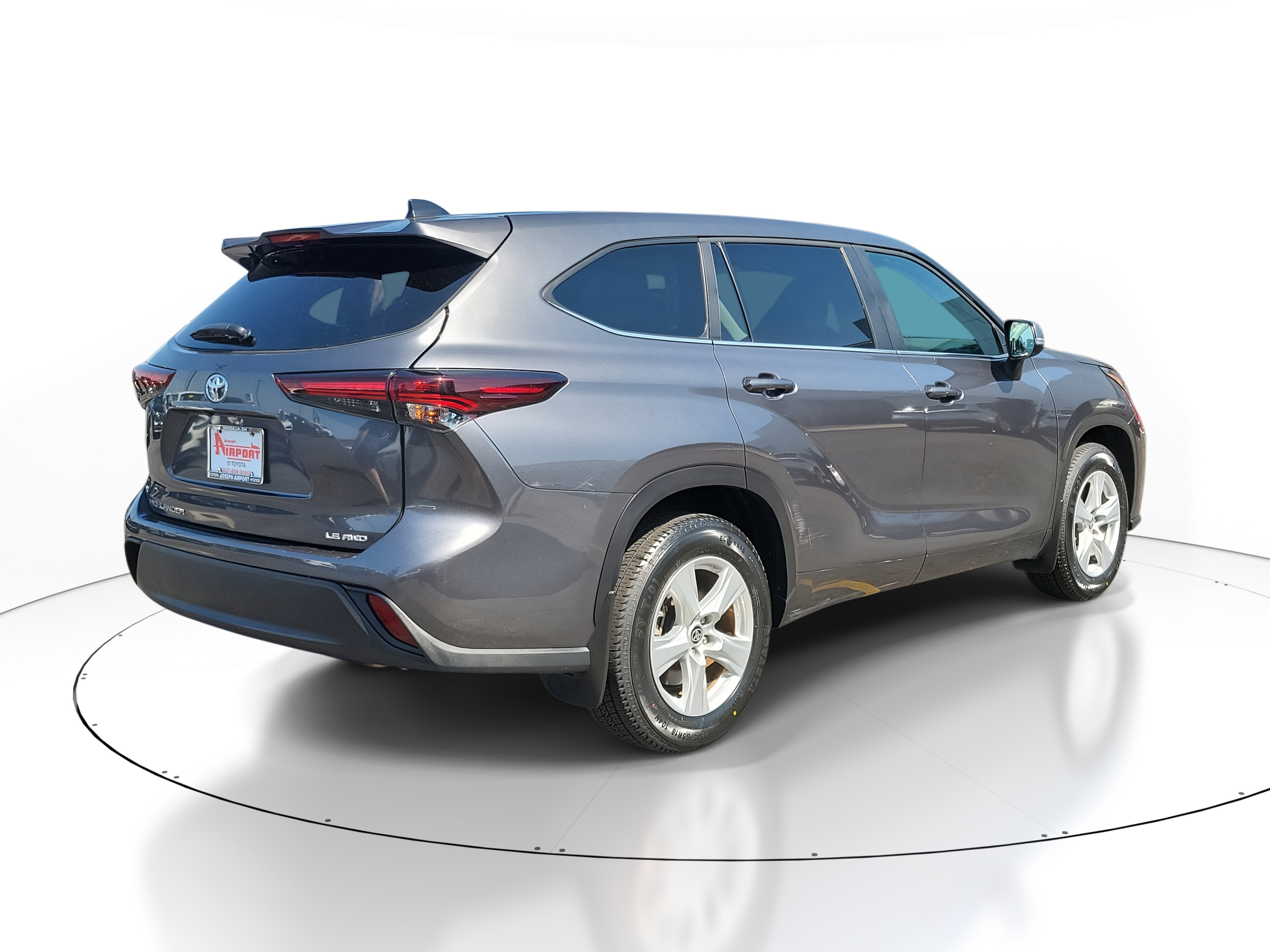 2024 Toyota Highlander LE photo 3