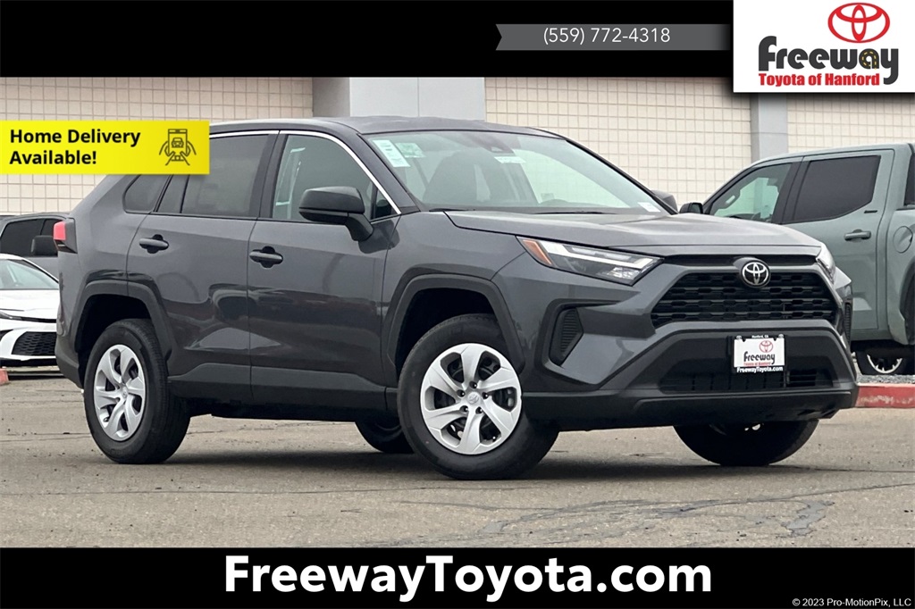 2025 Toyota RAV4 LE's photo