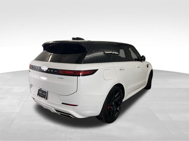 2025 Land Rover Range Rover Sport SE photo 4
