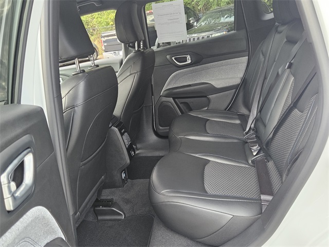 2025 Jeep Compass Latitude photo 6