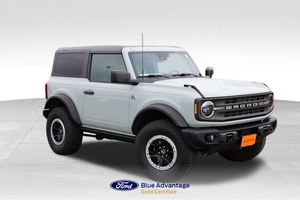 2024 Ford Bronco 2-Door Black Diamond's photo