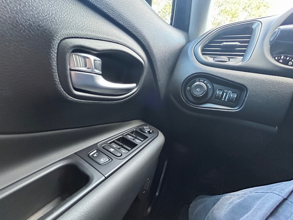 2021 Jeep Renegade Limited photo 23