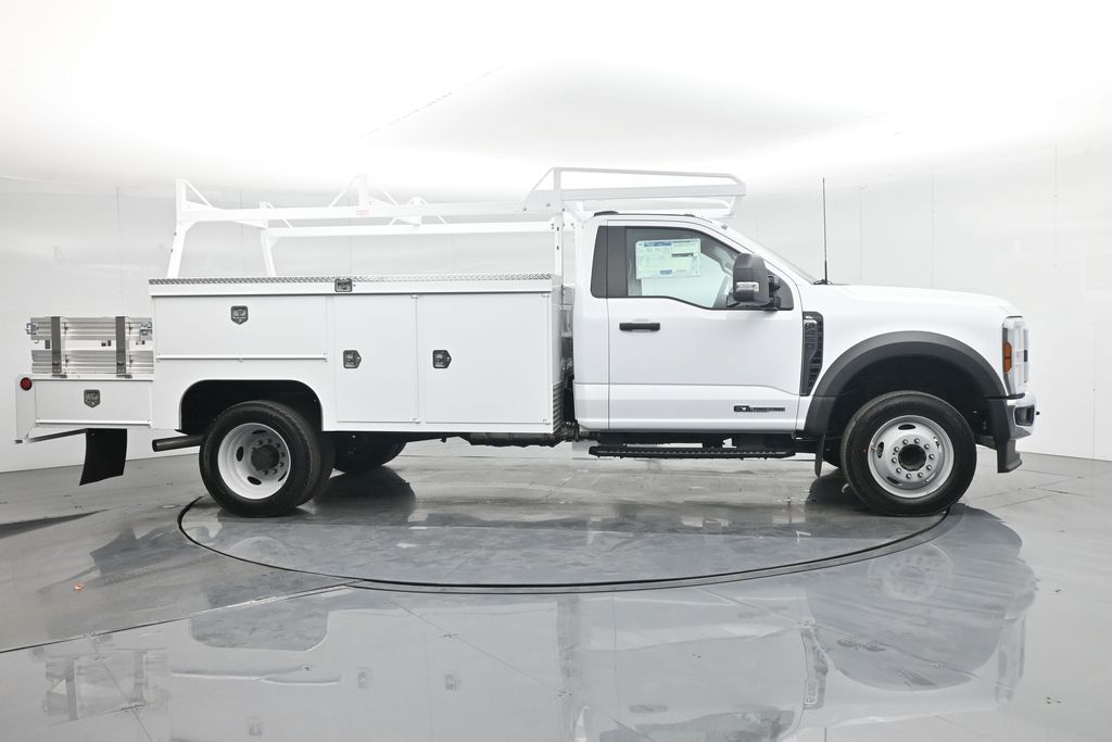 2025 Ford F-450 photo 27