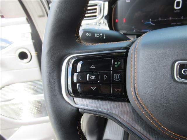 2023 Jeep Grand Wagoneer III photo 32